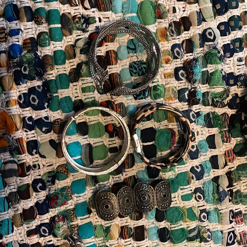 Accessory lot - Picture 3 of 3